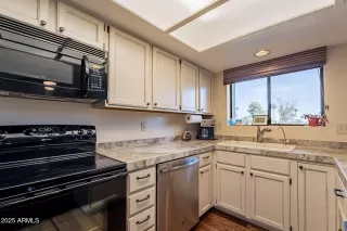 Photo #5: 6880385 Listing