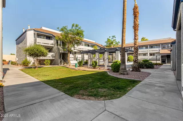 MLS: 6880565 Condo For Sale