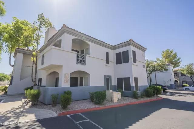 MLS: 6880826 Condo For Sale