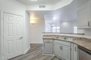 Photo #5: 6880826 Listing