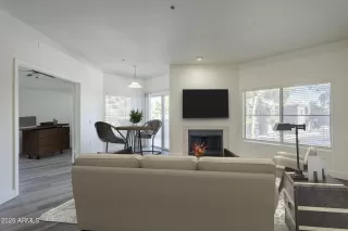 Photo #6: 6880826 Listing