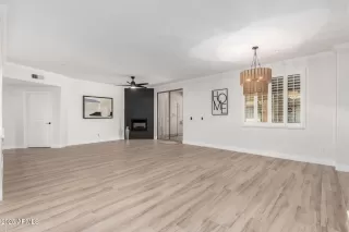 Photo #4: 6880866 Listing