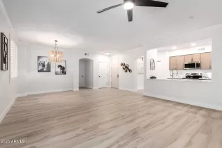 Photo #5: 6880866 Listing