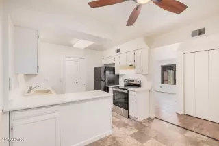 Photo #5: 6880925 Listing 