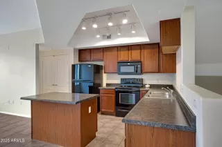 Photo #3: 6881012 Listing 