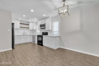 Photo #3: 6881095 Listing 