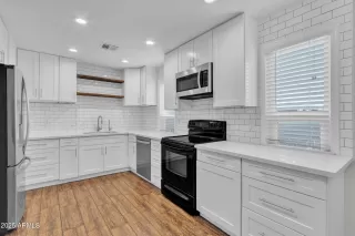 Photo #6: 6881095 Listing 