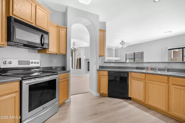 MLS: 6881147 Condo For Sale