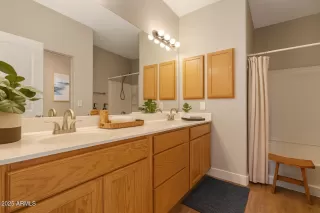 Photo #5: 6881147 Listing 