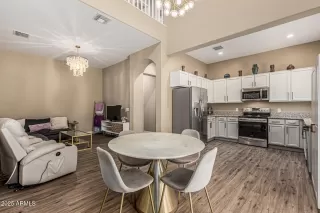 Photo #3: 6881185 Listing 