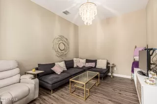 Photo #4: 6881185 Listing 