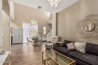 Photo #6: 6881185 Listing 