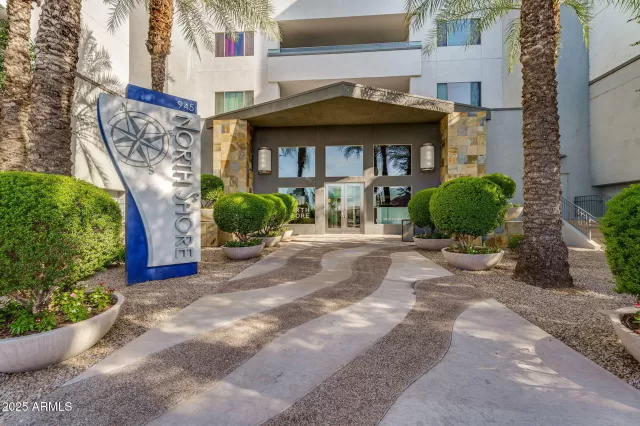 MLS: 6881448 Condo For Sale