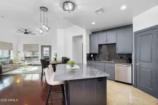 Photo #2: 6881448 Listing