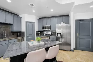 Photo #6: 6881448 Listing