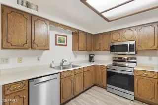 Photo #6: 6881484 Listing 