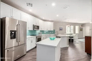 Photo #2: 6881493 Listing