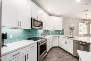 Photo #4: 6881493 Listing