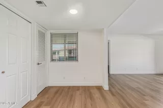 Photo #5: 6881530 Listing 