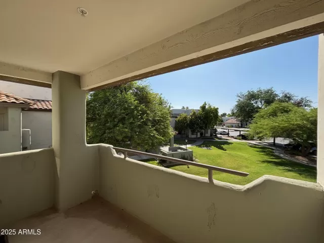 MLS: 6881773 Condo For Sale