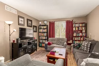 Photo #6: 6881975 Listing