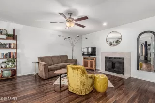 Photo #6: 6882179 Listing