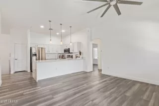 Photo #5: 6882205 Listing 