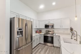 Photo #6: 6882205 Listing 