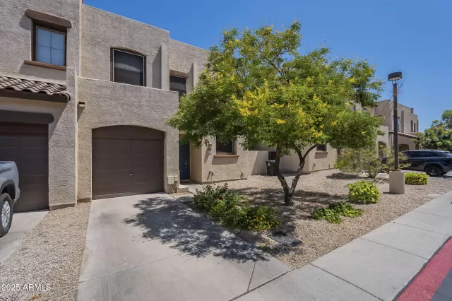 MLS: 6882315 Condo For Sale