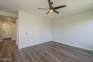 Photo #5: 6882315 Listing