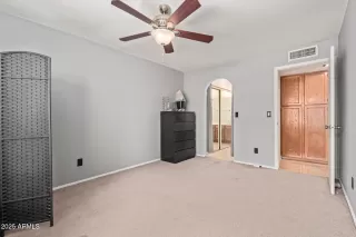 Photo #4: 6882324 Listing