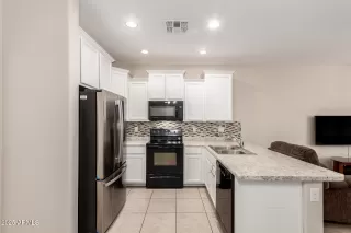 Photo #6: 6882552 Listing 