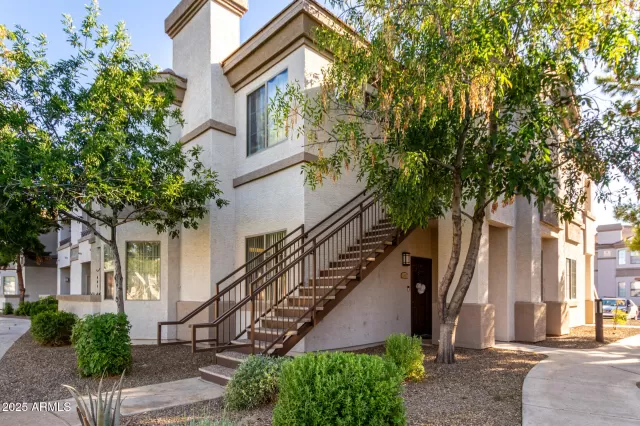 MLS: 6882698 Condo For Sale