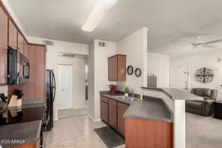 Photo #6: 6882698 Listing