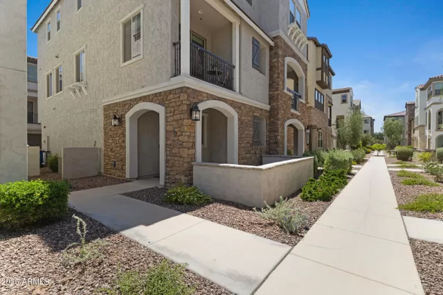 MLS: 6882960 Condo For Sale