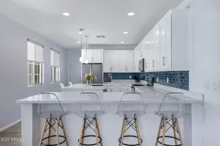 Photo #1: 6882960 Listing