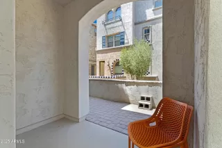 Photo #5: 6882960 Listing