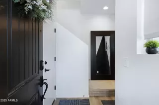 Photo #6: 6882960 Listing