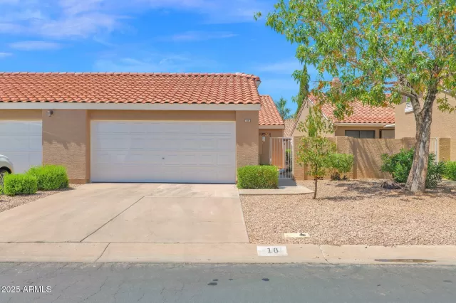 MLS: 6882975 Condo For Sale