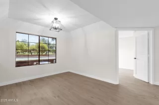 Photo #5: 6883042 Listing