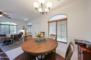 Photo #4: 6883112 Listing 