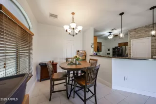 Photo #5: 6883112 Listing 