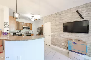 Photo #6: 6883112 Listing 