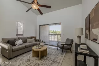 Photo #4: 6883188 Listing