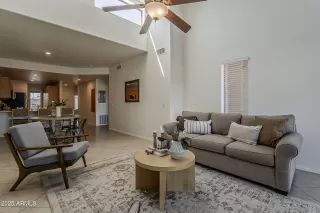 Photo #6: 6883188 Listing