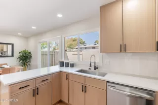 Photo #3: 6883235 Listing 