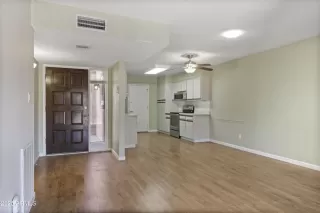 Photo #5: 6883252 Listing 