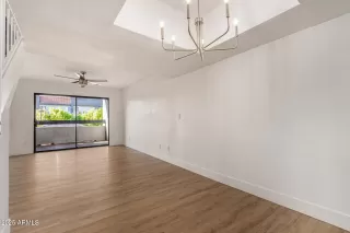 Photo #3: 6883274 Listing