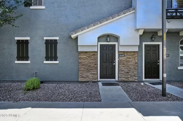 MLS: 6883324 Condo For Sale