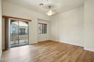 Photo #6: 6883324 Listing 